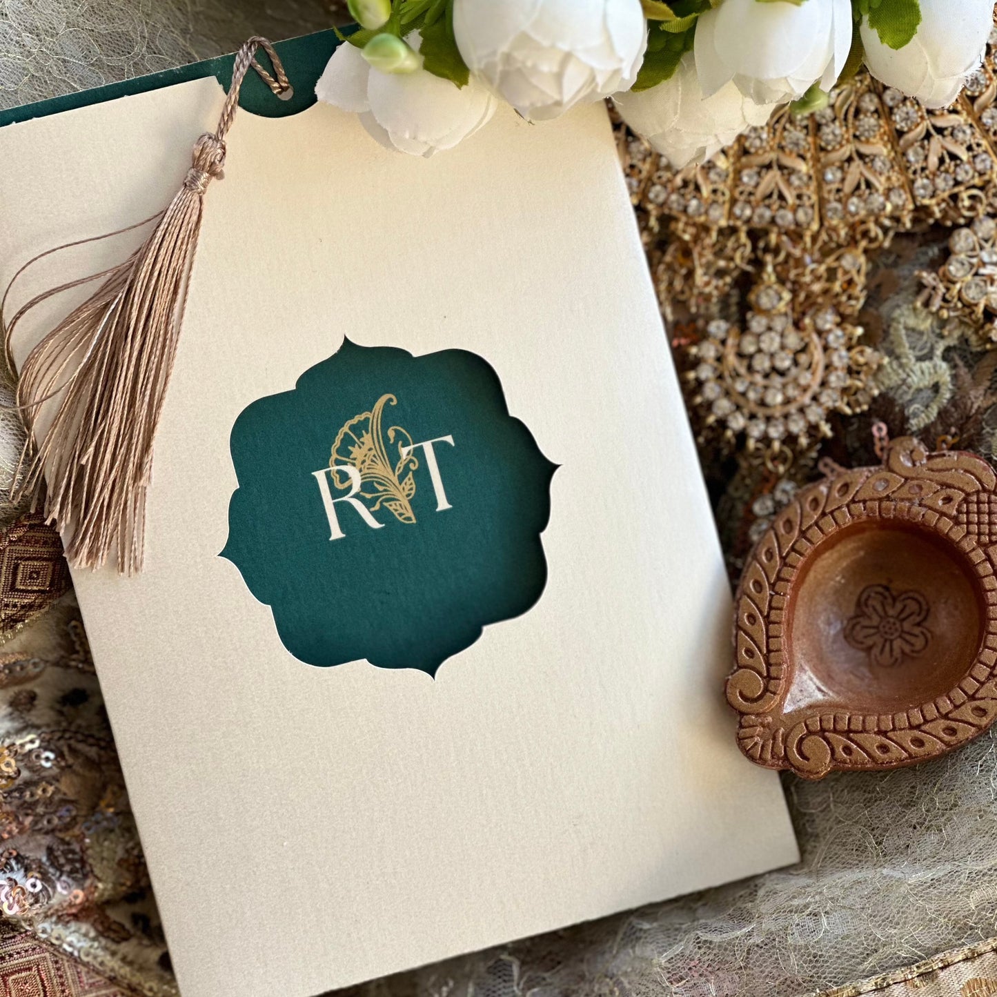 Ratna Wedding Invitation Suite